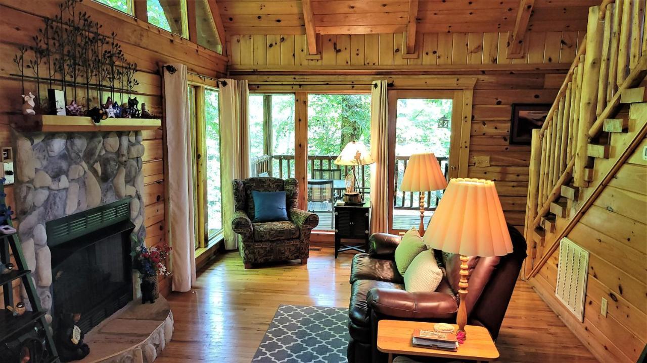 Mountain Joy -Private Treehouse Style Cabin That Sleeps 4-Free Tickets แกตลิงเบิร์ก ภายนอก รูปภาพ