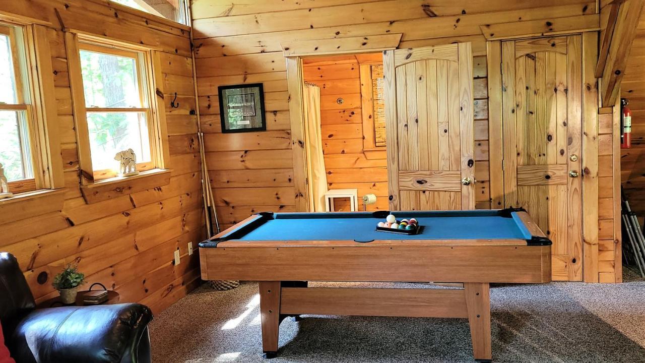 Mountain Joy -Private Treehouse Style Cabin That Sleeps 4-Free Tickets แกตลิงเบิร์ก ภายนอก รูปภาพ