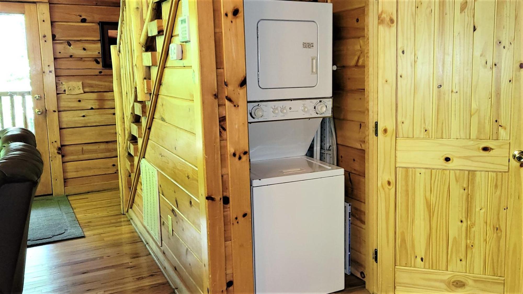 Mountain Joy -Private Treehouse Style Cabin That Sleeps 4-Free Tickets แกตลิงเบิร์ก ภายนอก รูปภาพ