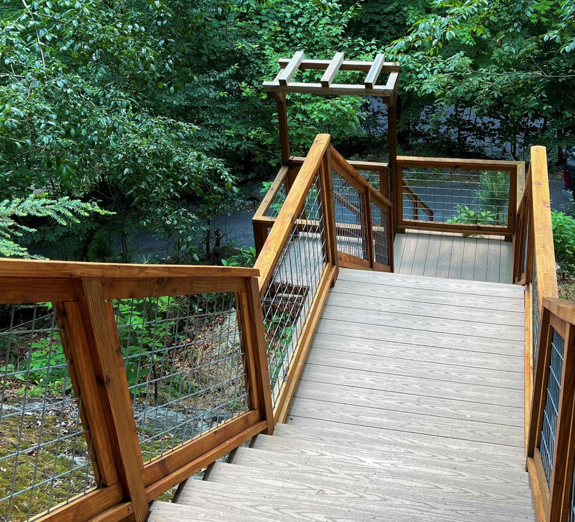 Mountain Joy -Private Treehouse Style Cabin That Sleeps 4-Free Tickets แกตลิงเบิร์ก ภายนอก รูปภาพ